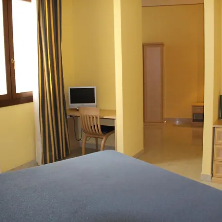 Yacht Marina Hotel-3